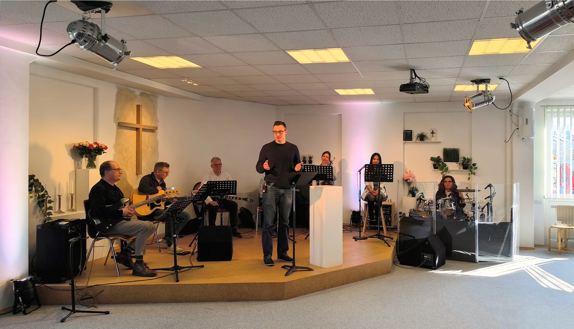 Gottesdienst mit Predigt und Band